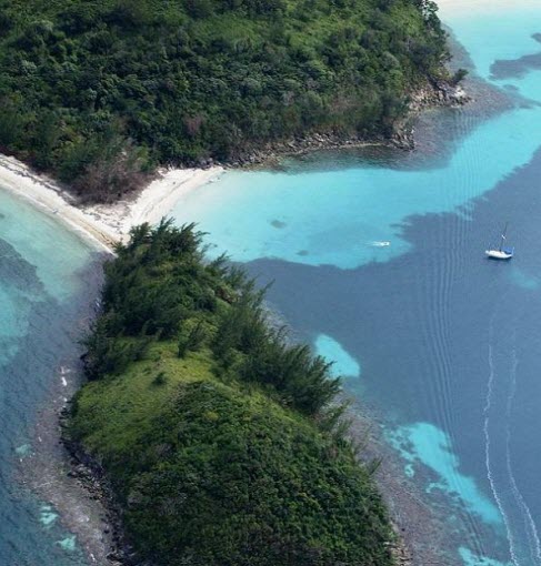 michael's rock on guanaja - great snorkeling